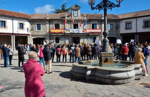 Guadarrama | Guadarrama se concentra para pedir Paz y en solidaridad con el pueblo de Ucrania