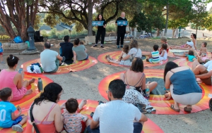 Valdemorillo | Gran respuesta del público a la iniciativa de llevar los cuentacuentos de ‘Diviértete en Igualdad’ a las urbanizaciones