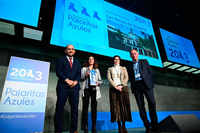 Las Rozas | Las Rozas recibe tres Pajaritas Azules como reconocimiento a su compromiso con el reciclaje de papel y cartón