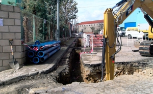 Navas del Rey | Comienzan las obras de soterramiento del tendido eléctrico en el polígono industrial