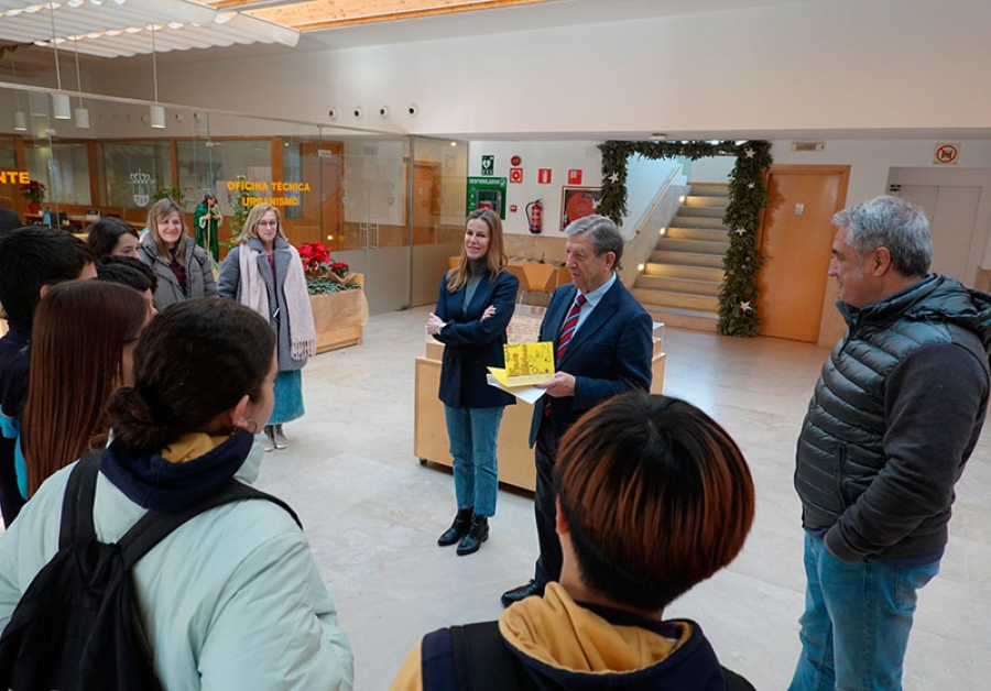 Villanueva de la Cañada | Alumnos del colegio Arcadia visitan la Casa Consistorial