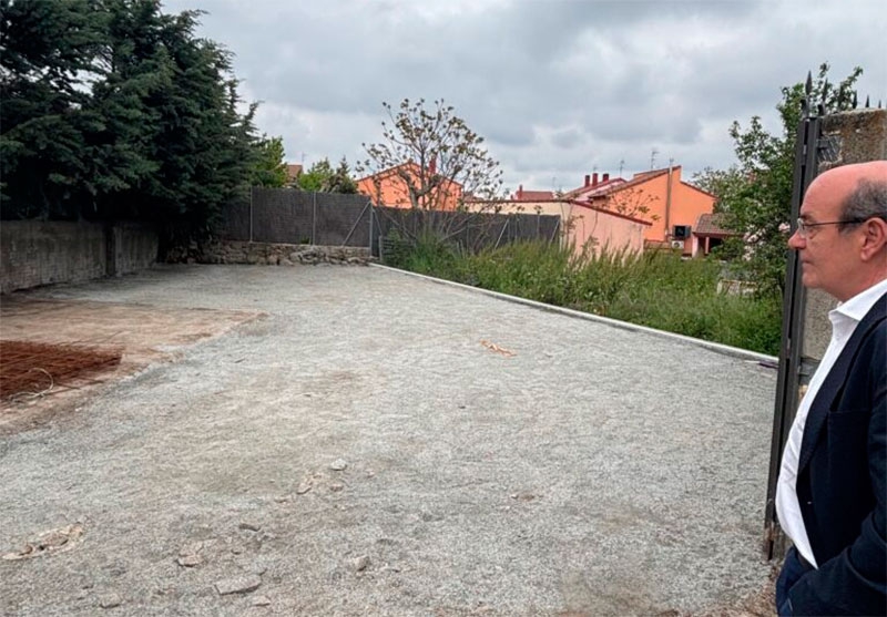 El Escorial | El Ayuntamiento de El Escorial inicia las obras del primer parque infantil en Peralejo