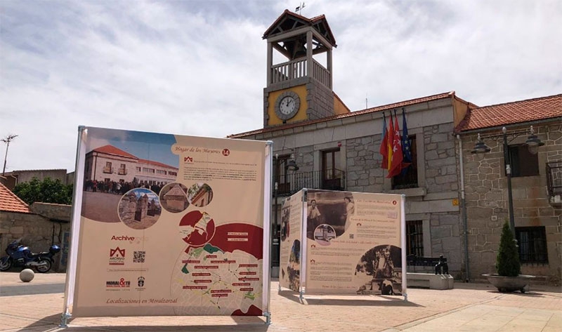 Moralzarzal | El Ayuntamiento acompaña la presentación de la app ArchiveAndo, con una exposición al aire libre