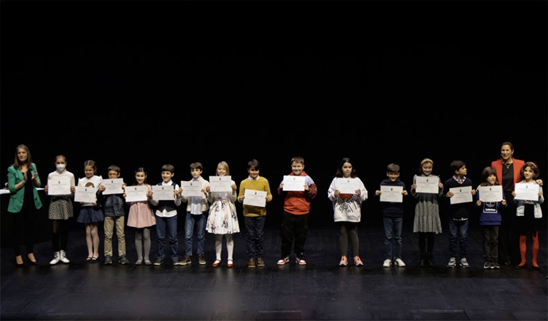 San Lorenzo de El Escorial | Entrega de los Premios de Excelencia en el Estudio en un Teatro Auditorio repleto de alumnos y familiares