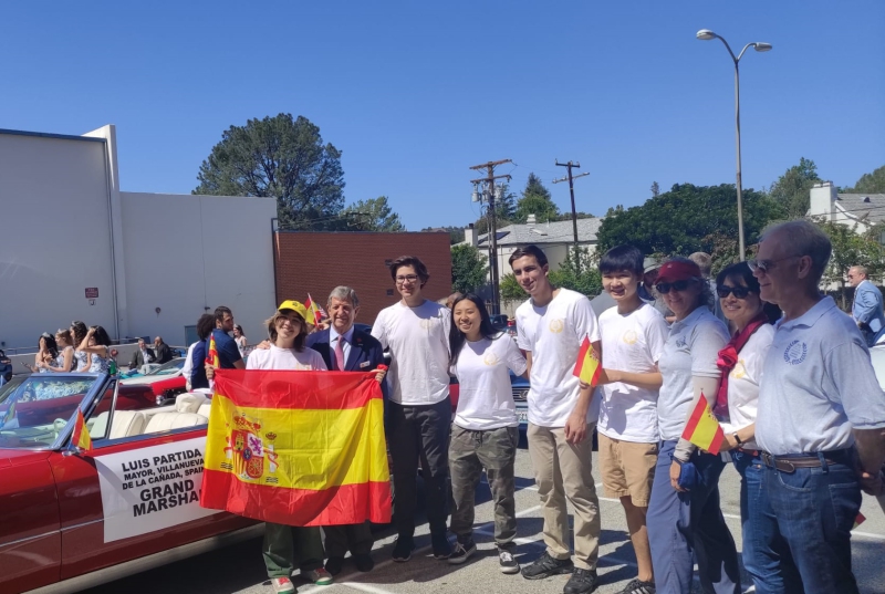 Villanueva de la Cañada | El alcalde, nombrado Grand Marshal en La Cañada Flintridge