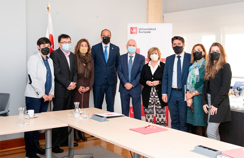 Sevilla la Nueva | El Ayuntamiento firma dos convenios con la Universidad Europea