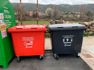 Robledo de Chavela | Instalación de contenedores reciclaje aceite, residuos informáticos y bombillas