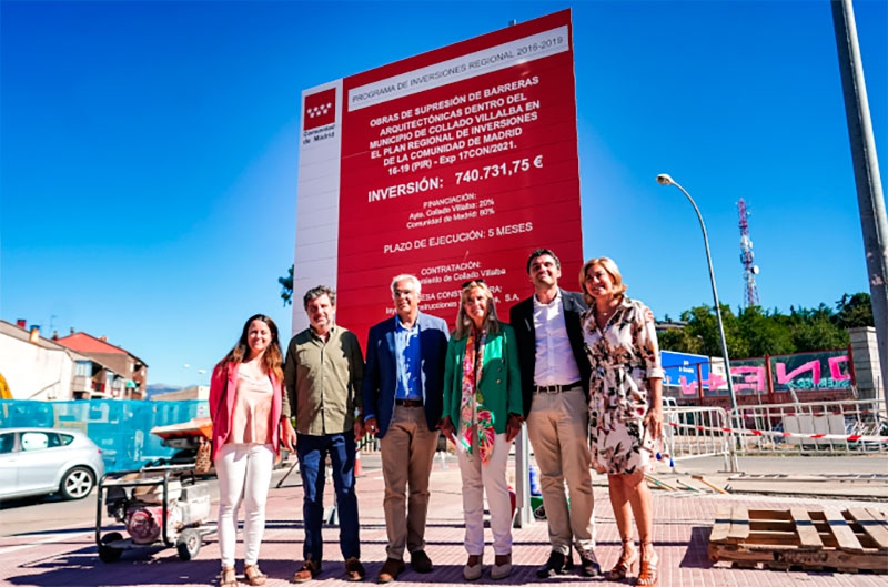 Collado Villalba | El consejero de Administración Local visita las obras de remodelacion de aceras en Collado Villalba