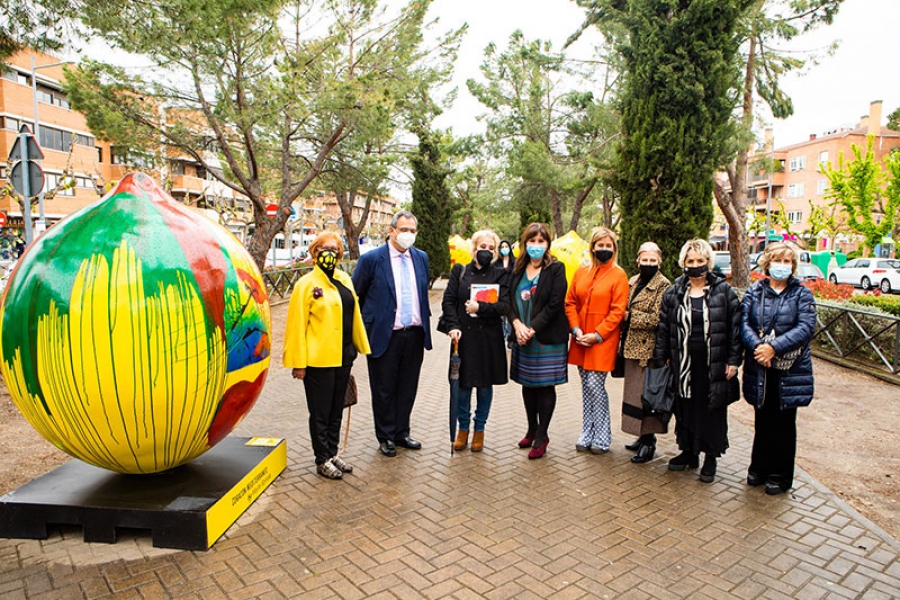 Pozuelo de Alarcón | Ocho limones de grandes dimensiones decoran y llenan de color la Avenida de Europa