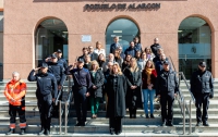 Pozuelo de Alarcón | El Ayuntamiento de Pozuelo de Alarcón guarda un minuto de silencio en recuerdo a las víctimas del 11- M