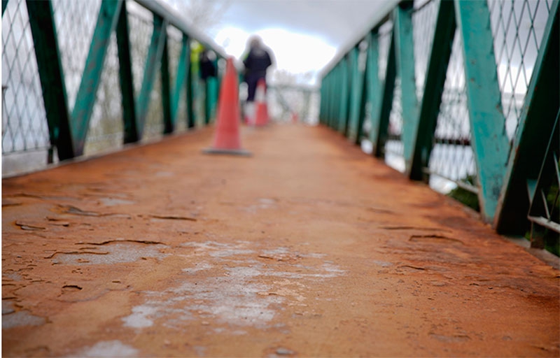 Las Rozas | En marcha la renovación de las pasarelas peatonales y pasos inferiores de la M-505