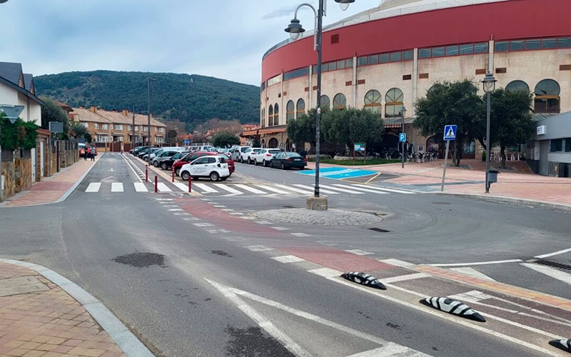 Moralzarzal | Más aparcamientos en la Avenida Salvador Sánchez Frascuelo de Moralzarzal