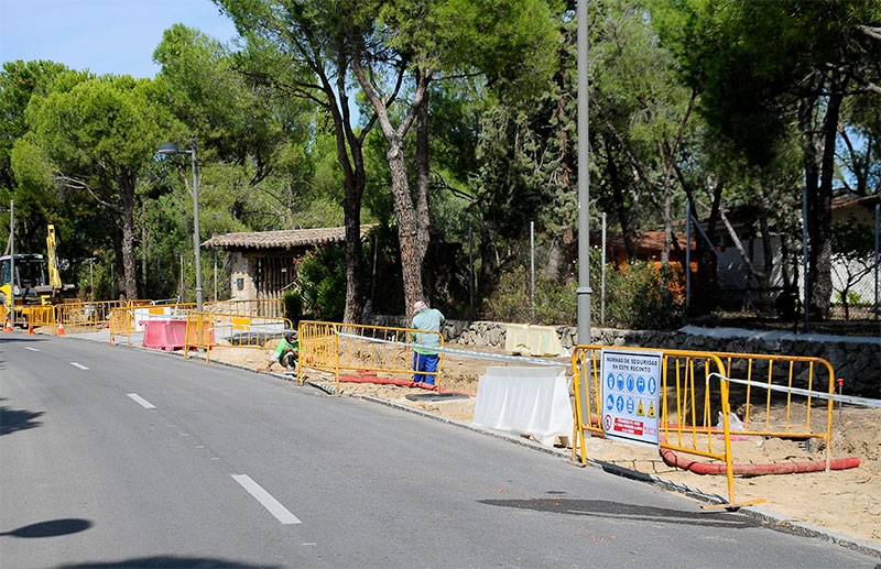 Boadilla del Monte | Comienzan las obras de acerado en la calle Playa de Riazor, en la urbanización Bonanza