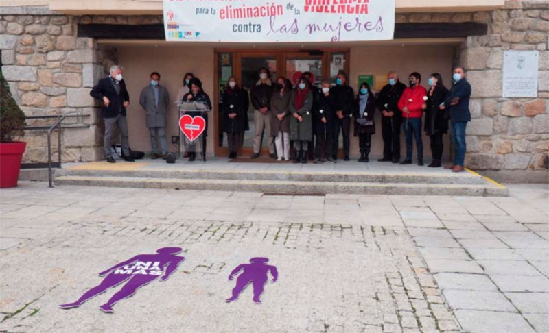 Torrelodones | Acto en recuerdo de las víctimas de la violencia contra las mujeres