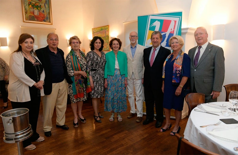 Villanueva de la Cañada | Alcalde y concejales asisten a la cena institucional de la ACH