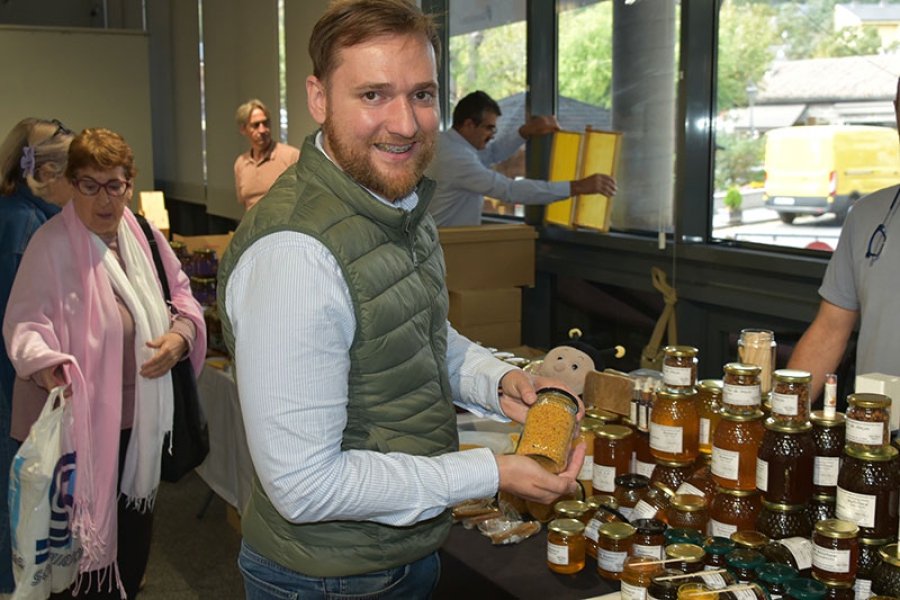 Navacerrada | Gran éxito de la XXIV edición de Feria de la miel de Navacerrada