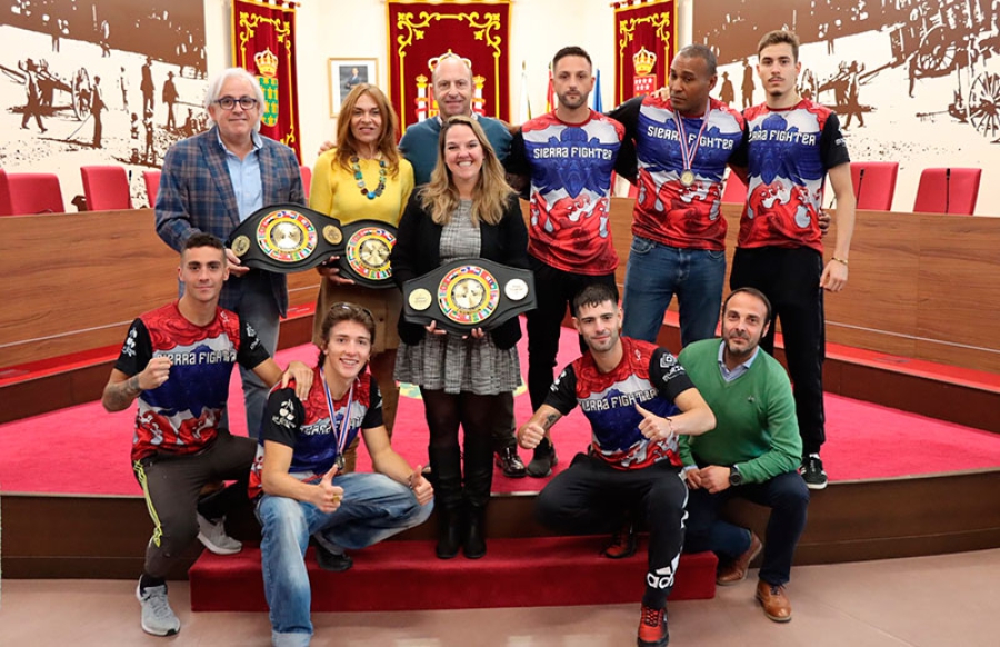 Galapagar | La alcaldesa recibe a los campeones del mundo de Muay Thai