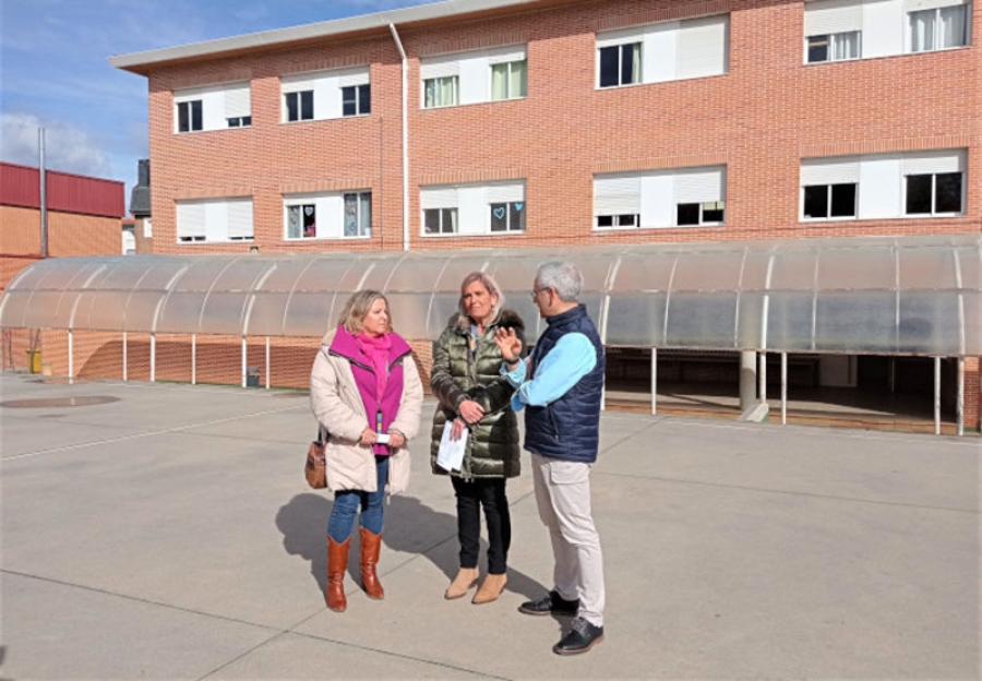 Collado Villalba | El Ayuntamiento sustituye las pérgolas de cuatro colegios de la localidad