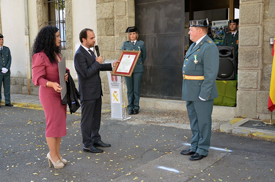 Guadarrama | El Ayuntamiento reconoció el trabajo del Puesto de la Guardia Civil en el día de su Patrona