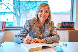 Villanueva de la Cañada | Belén Junco presenta su nueva novela “Las tres vidas de la Duquesa de Grosvencer”