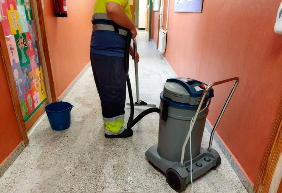 Guadarrama | Los alumnos del curso municipal de certificado de profesionalidad en limpieza ultiman su formación