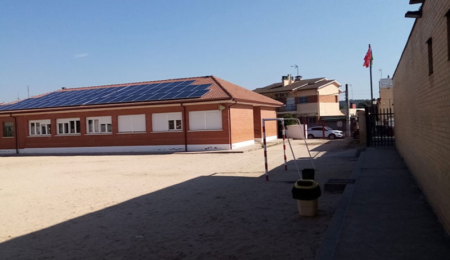 Aldea del Fresno | Instalados paneles solares en el colegio Nuestra Señora de Fátima de Aldea del Fresno