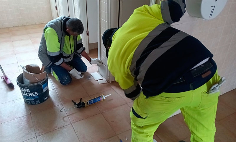 Valdemorillo | El Ayuntamiento aprovecha este período no lectivo para acometer la completa puesta a punto del Colegio Juan Falcó