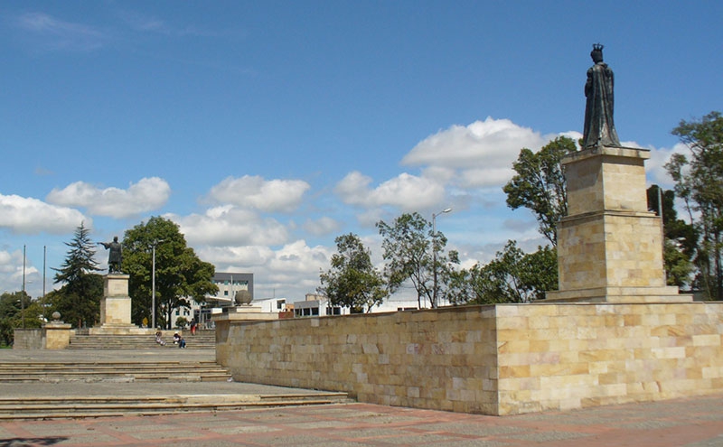 Boadilla del Monte | El Ayuntamiento ofrece a Colombia acoger las estatuas de Cristóbal Colón e Isabel la Católica