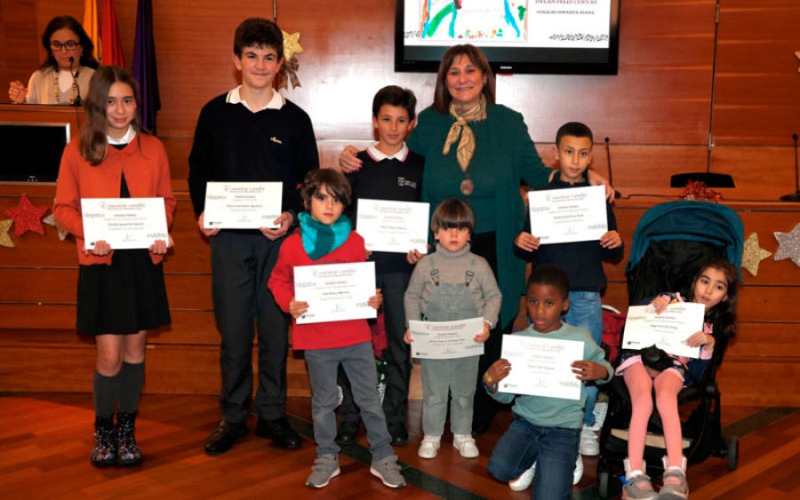 Pozuelo de Alarcón | El Ayuntamiento entrega los premios de los concursos escolares de belenes, árboles y felicitaciones navideñas