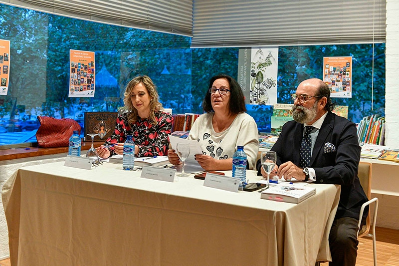 Villanueva de la Cañada | Presentación del libro 101 relatos de la enfermería