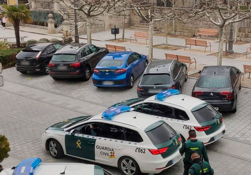 Guadarrama | La Guardia Civil detiene a los presuntos autores de los hurtos, en cajeros, a personas mayores