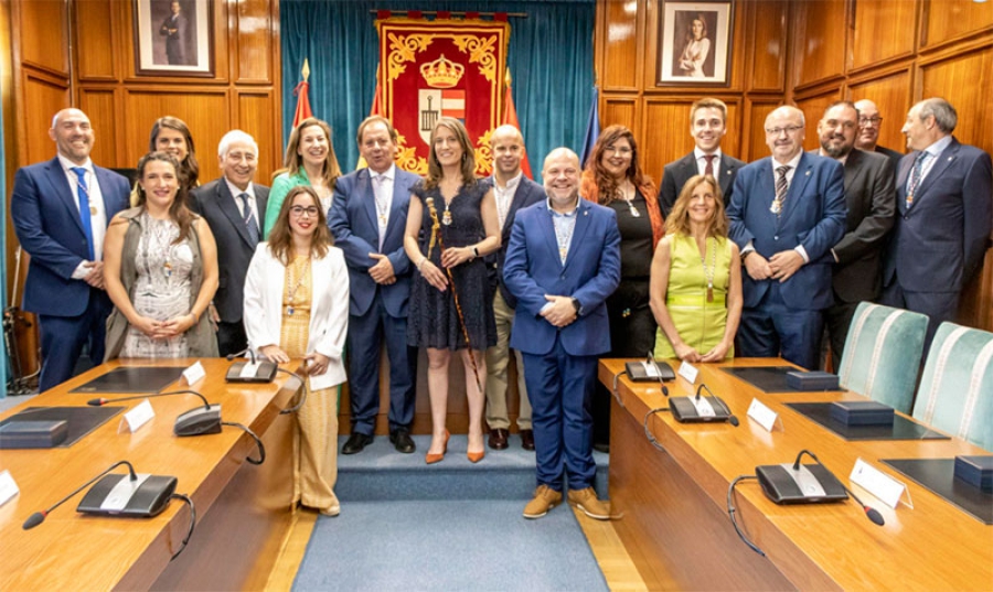 San Lorenzo de El Escorial | Constituida la nueva Corporación Local de San Lorenzo de El Escorial, con Carlota López Esteban como alcaldesa