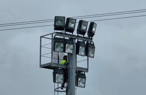 Arroyomolinos | Arroyomolinos inicia los trabajos para renovar la iluminación de sus campos de fútbol