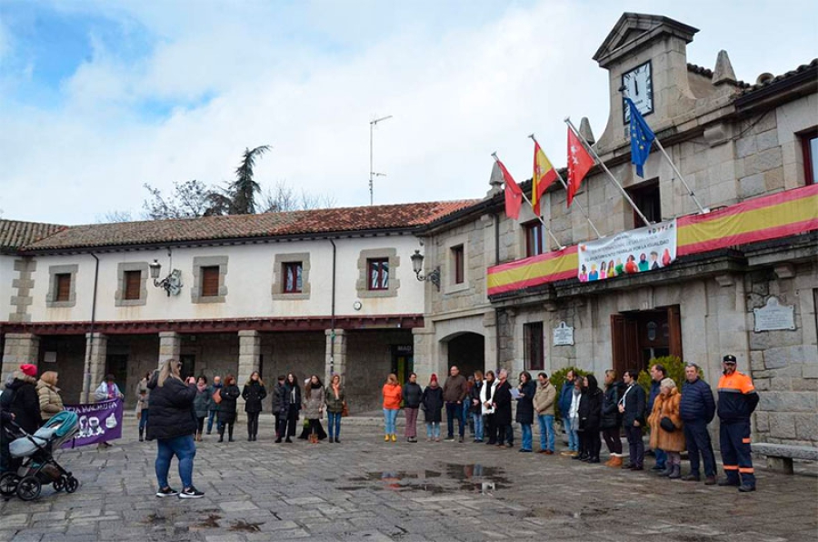 Guadarrama | Guadarrama conmemora el Día Internacional de las mujeres en la Plaza Mayor