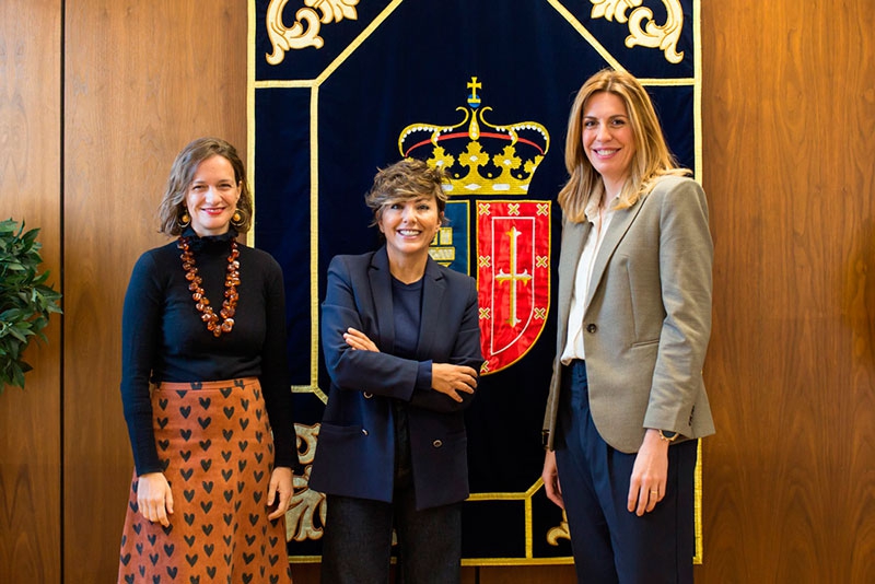 Pozuelo de Alarcón | Paloma Tejero felicita a la vecina y periodista Sonsoles Ónega por su Premio Planeta 2023