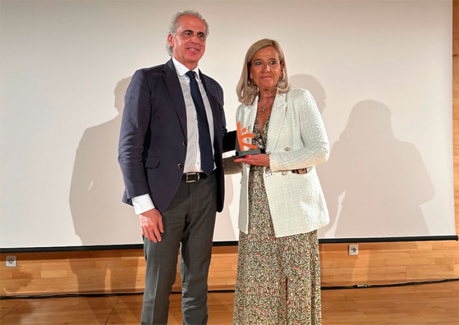 Collado Villalba | La alcaldesa, Mariola Vargas, recibe el Premio Meritorio Parkinson Madrid