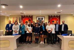 Majadahonda | Una decena de alumnos del colegio Virgen de Lourdes culminan sus prácticas en el Ayuntamiento