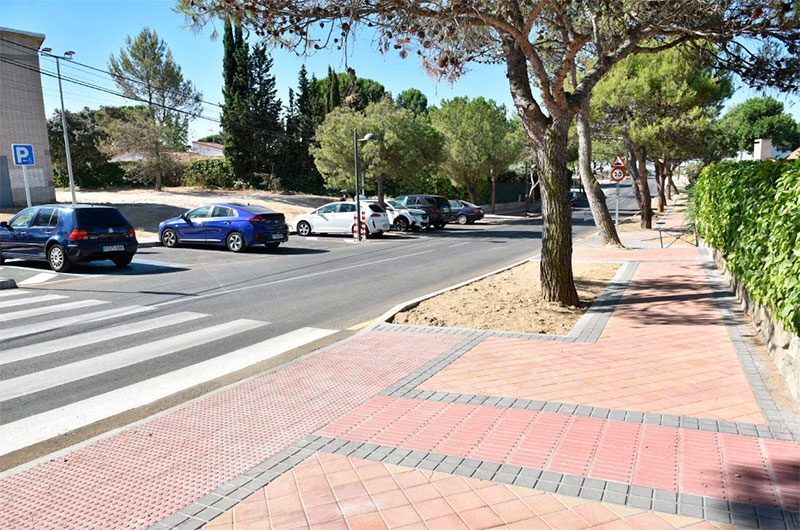 Boadilla del Monte | Finalizan las obras de acerado en la urbanización Parque Boadilla