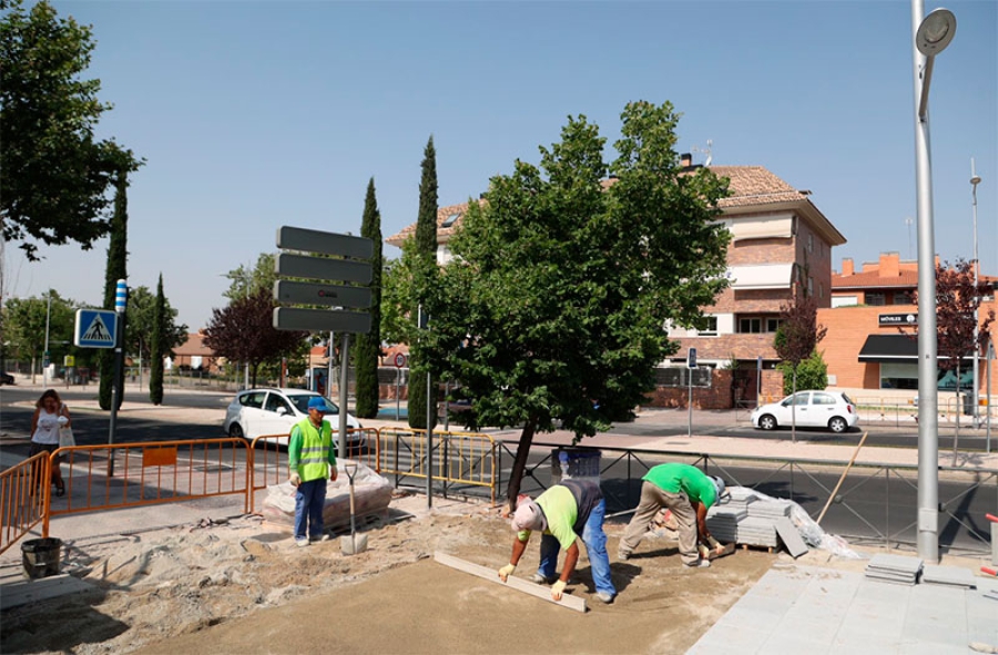 Boadilla del Monte | Comienza el cambio de pavimento en una de las aceras de Nuevo Mundo y Siglo XXI