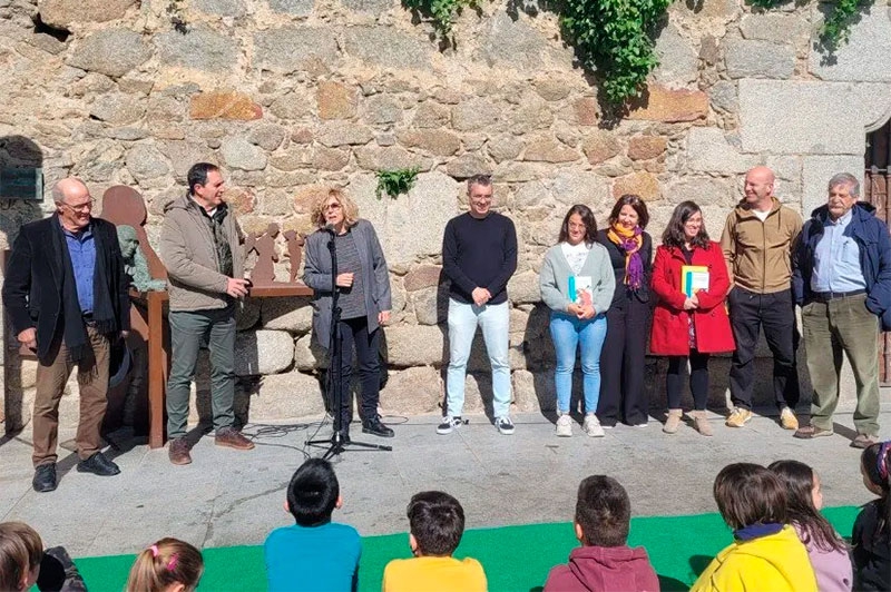 Robledo de Chavela | Robledo de Chavela celebra el Día del Libro con la lectura de los cuentos de Antoniorrobles