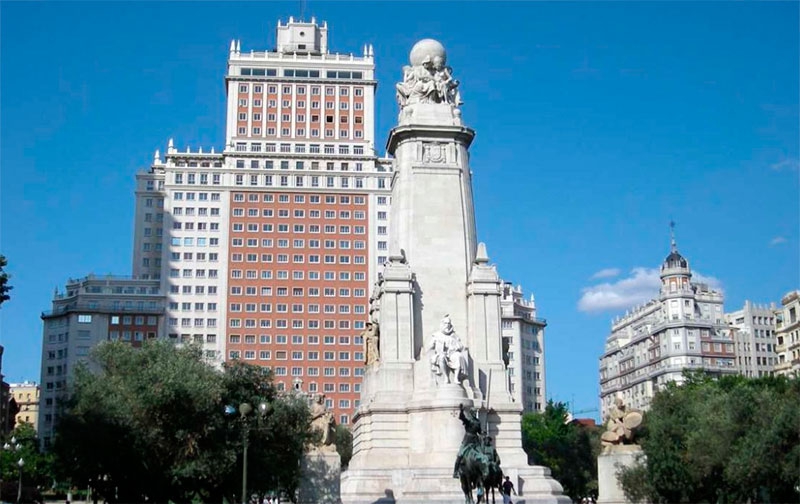 Moralzarzal | Salida Cultural para Mayores a la Plaza de España de Madrid