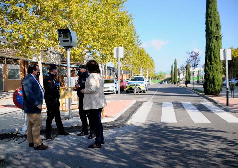 Boadilla del Monte | El Ayuntamiento instala cajas para alojar el radar móvil que emplea la Policía Local