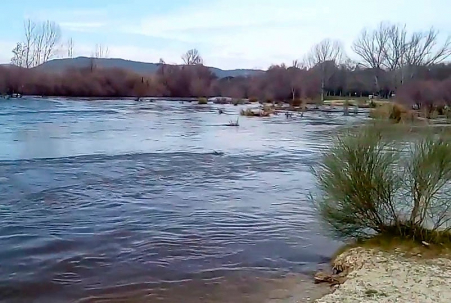 Aldea del Fresno | El Ayuntamiento reabre los aparcamientos del río