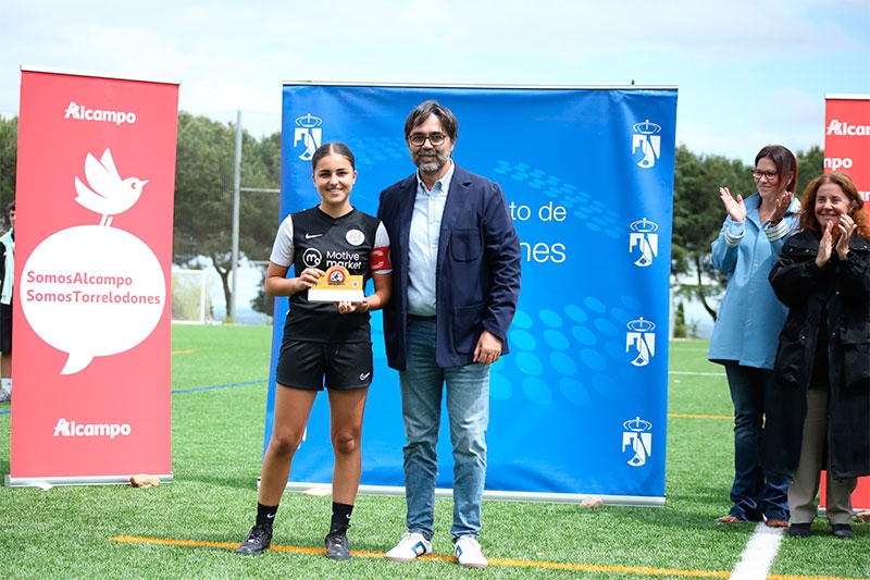 Torrelodones | El CD Getafe Femenino y el colegio Los Negrales, se alzan con el Torneo de fútbol infantil Ángel Lanchas