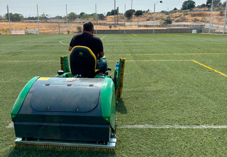 Navalagamella | Mantenimiento del césped del campo de fútbol