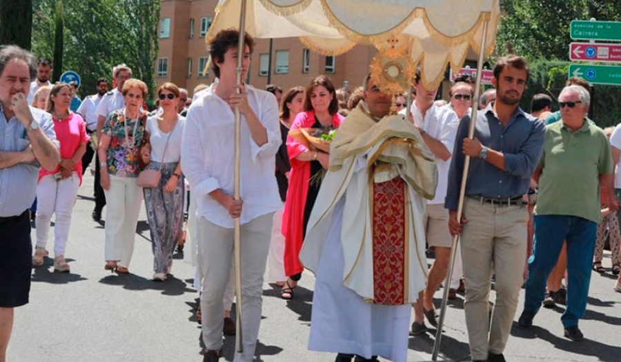 Pozuelo de Alarcón | Pozuelo celebra el Corpus Christi por las calles de la localidad