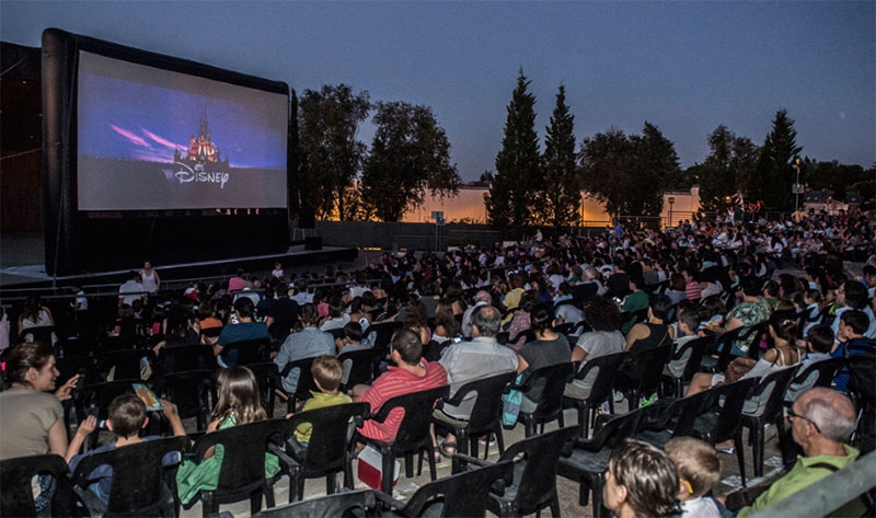 Pozuelo de Alarcón | El Gobierno municipal vuelve a apostar por la cultura al aire libre con la nueva temporada de “Cine de Verano”