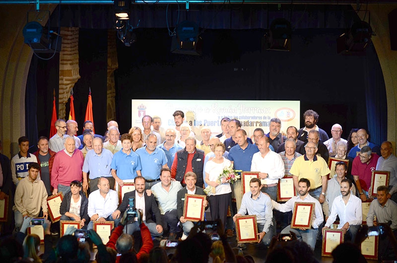 Guadarrama | Guadarrama rindió homenaje el día de La Vuelta a Román Herranz y a todos los colaboradores de la carrera ciclista Clásica a los Puertos