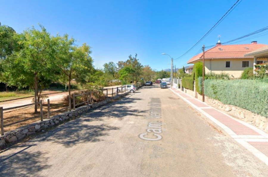 Collado Villalba | Arrancan las obras de pavimentación mediante adoquinado de uno de los caminos de acceso al barrio de Los Negrales