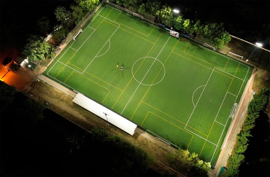 San Lorenzo de El Escorial | El campo de fútbol de La Herrería estrena la temporada con nueva iluminación